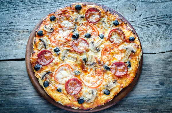 Homemade Regina pizza — Stock Photo, Image