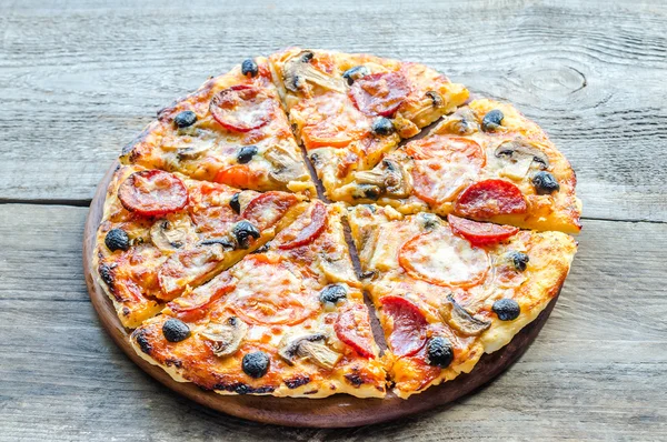 Homemade Regina pizza — Stock Photo, Image