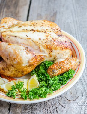 Kızarmış bütün tavuk