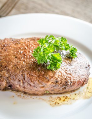 Angus sığır eti biftek