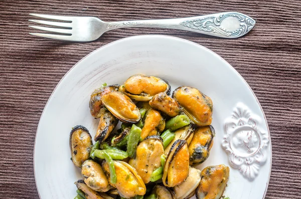 Cozze fritte sul piatto — Foto Stock