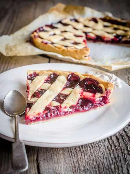 Tarte aux cerises ouverte — Photo