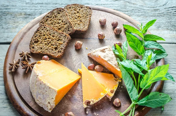 Mimolette with hazelnuts — Stock Photo, Image