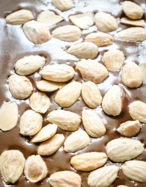 lüks bütün bademli çikolata bar