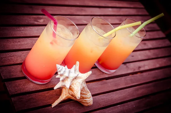 Três coquetéis de tequila sunrise — Fotografia de Stock