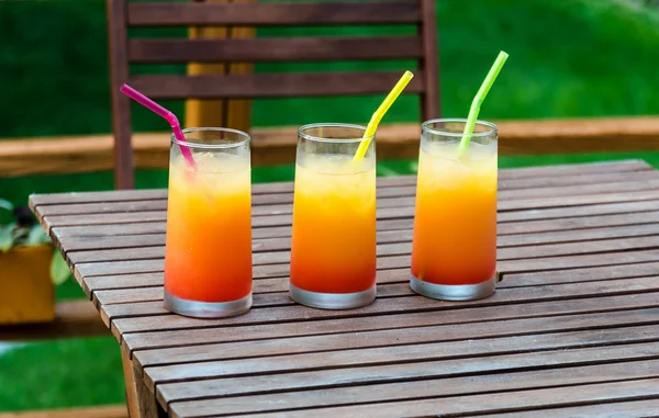 Drei Tequila-Cocktails zum Sonnenaufgang — Stockfoto