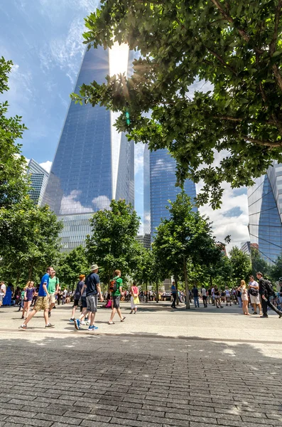 Nova Iorque Julho Pessoas Caminham Perto Freedom Tower Wtc Manhattan — Fotografia de Stock
