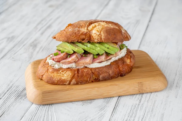 Sandwich Fromage Crème Tranches Thon Avocat — Photo