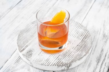 Bir bardak California Sörfçüsü Limon aromalı kokteyl