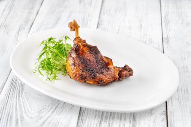 Duck Confit, ördek bacağından yapılmış bir Fransız yemeği.