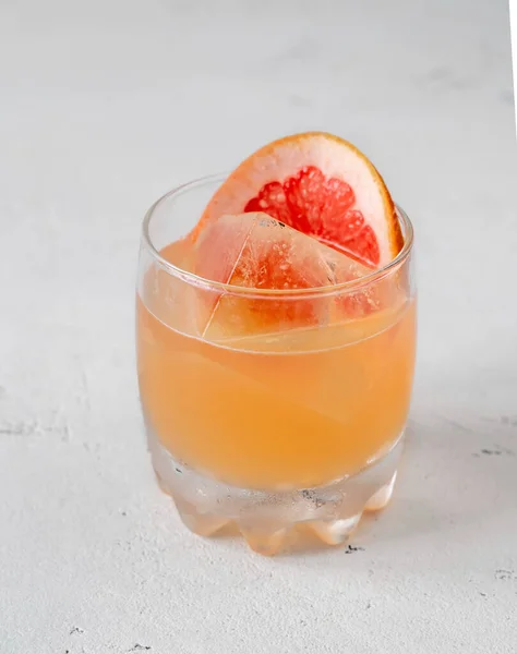 Glas Great Gatsby Cocktail Garniert Mit Orangefarbenem Scheibenrad — Stockfoto