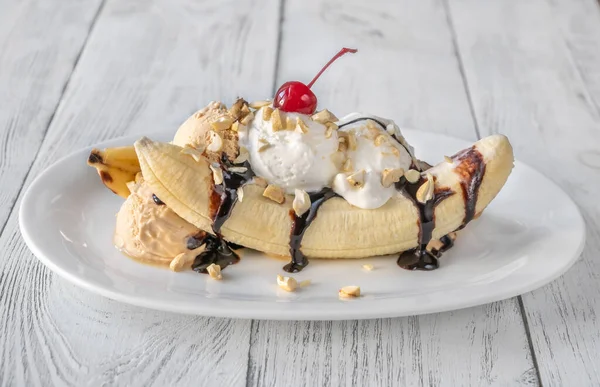 Banana Split American Ice Cream Based Dessert Serving Plate — Stock Photo, Image
