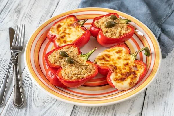 Baked Quinoa Cheese Stuffed Red Bell Peppers — Stock Photo, Image