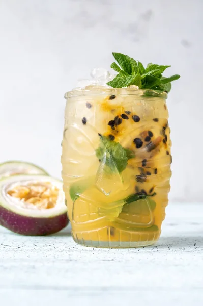Glass Bajan Mojito Fresh Passion Fruit — ストック写真