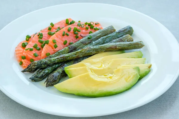 Gesundes Frühstück Mit Lachs Avocado Und Spargel — Stockfoto