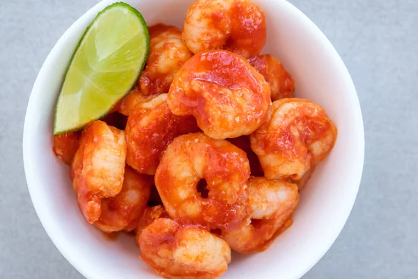 Tomato Garlic Shrimp Lime Wedge Bowl — Stock Photo, Image