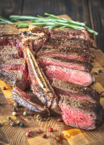 Grilled Bone Steak Cutting Board — Fotografia de Stock