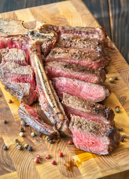Grilled Bone Steak Cutting Board — Fotografia de Stock