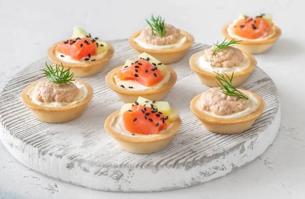 Canapes Cream Cheese Cod Roe Salmon — стоковое фото
