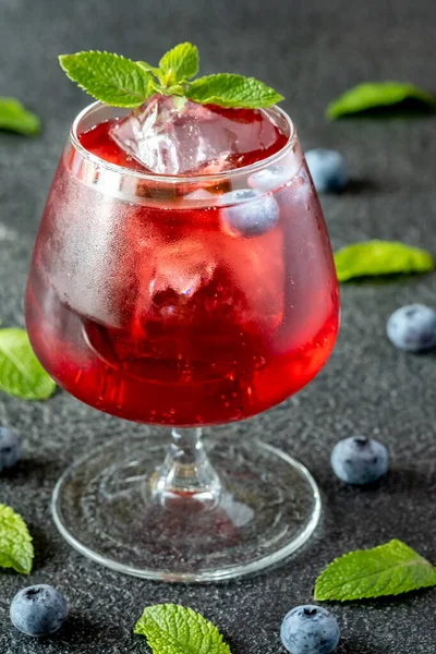 Glass Blueberry Gin Smash Cocktail Garnished Mint — Stockfoto