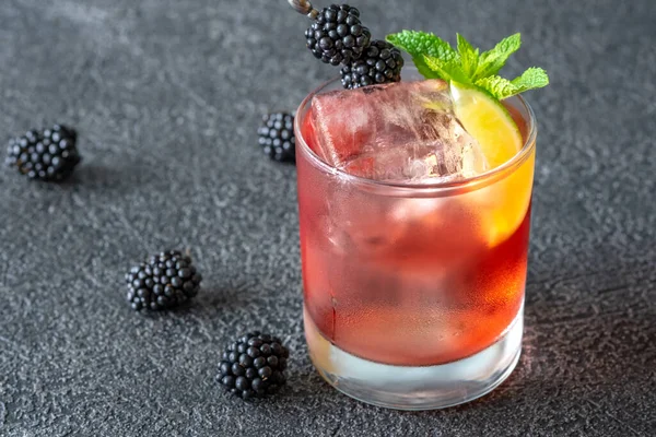 Blackberry Bourbon Smash Cocktail Garnished Lime Berries — Stockfoto