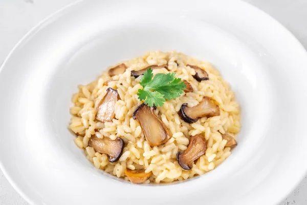 Porção Risotto Com Cogumelos Eryngii Fritos — Fotografia de Stock