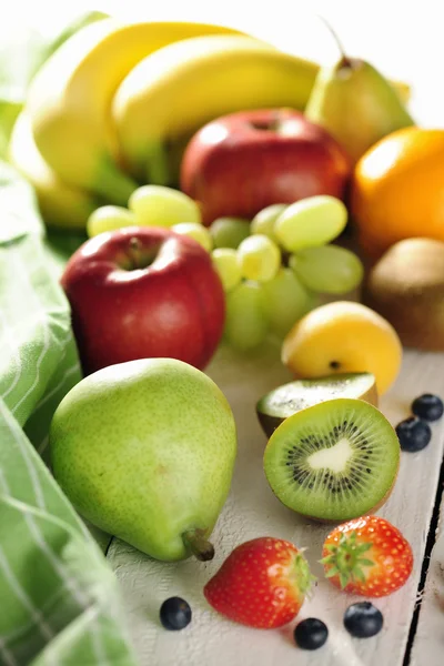 Fresh fruits — Stock Photo, Image