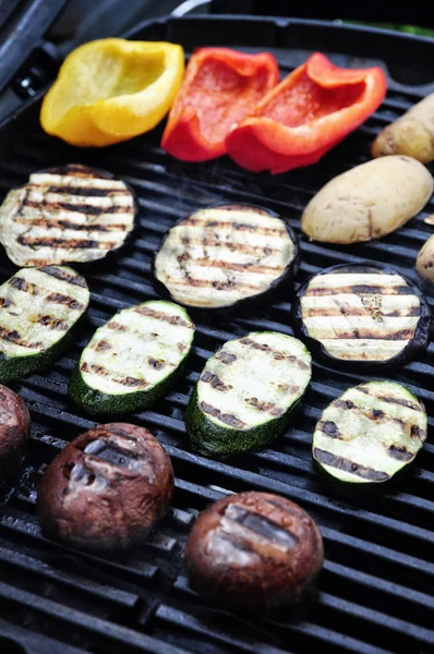 Verduras a la parrilla —  Fotos de Stock