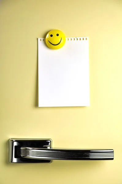 Buzdolabının üzerine bir mesaj bırakın — Stok fotoğraf