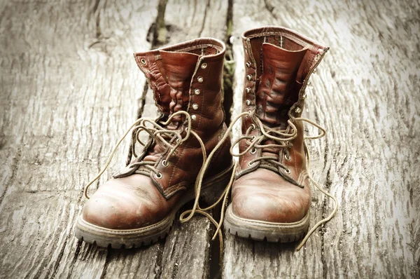 niñas con botas vaqueras