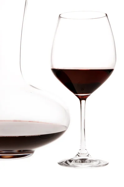 Verre de vin rouge et carafe — Photo