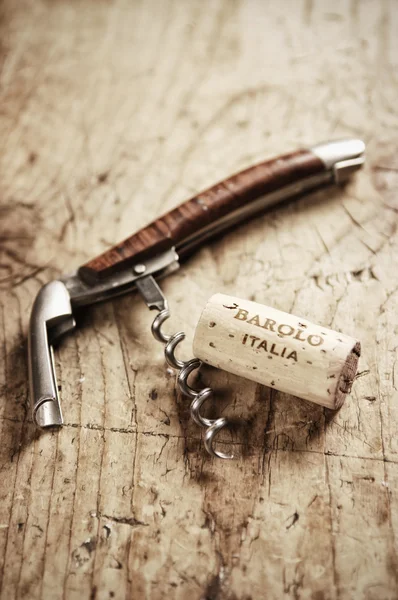 Kork och corkscrew — Stockfoto