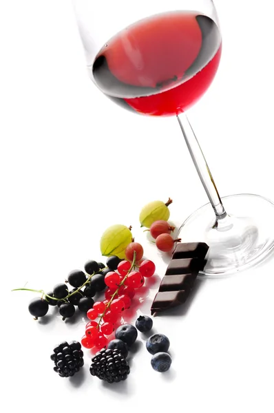 Rotwein, Früchte und Schokolade — Stockfoto