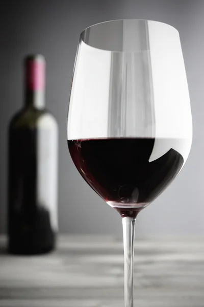 Vinho: Close-up de copo de vinho tinto , — Fotografia de Stock