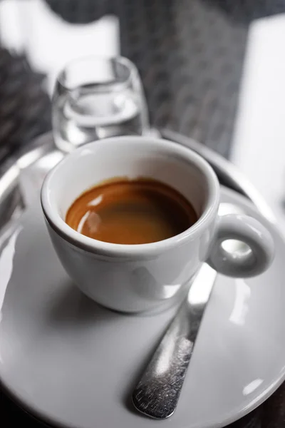 Espressokoffie en water — Stockfoto