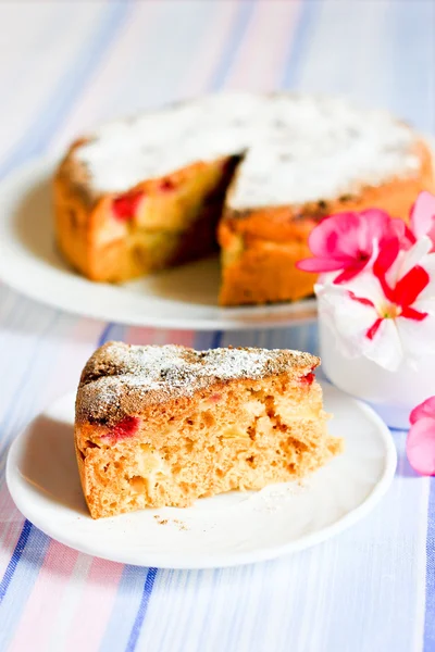 A piece of apple pie on a table — Stock Photo, Image