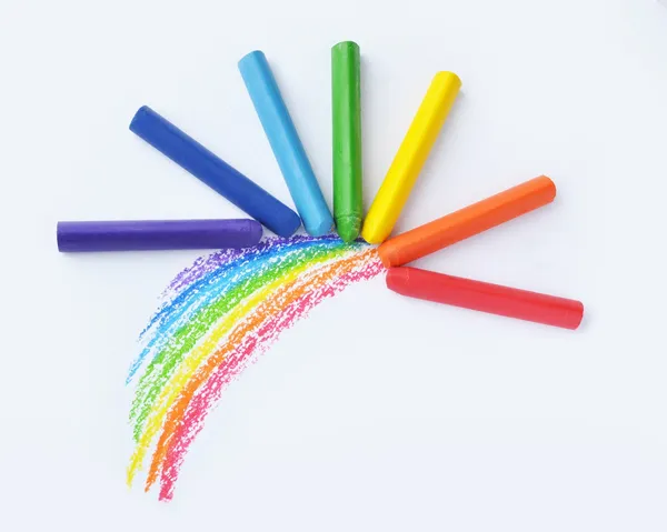 Arcobaleno e pastelli colorati — Foto Stock