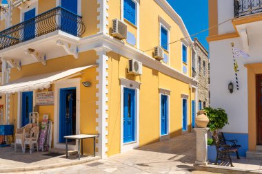 SYMI, GREECE - 15 Mayıs 2018: Symi Adası 'nın güzel mimarisi. Yunanistan