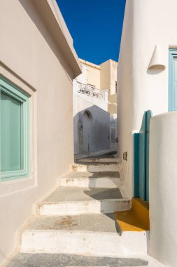 Pyrgos 'un tipik mimarisi, Santorini' nin en pitoresk köyü. Cyclades Adaları, Yunanistan