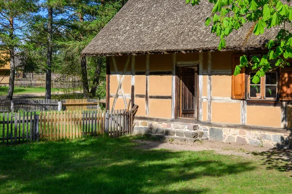 Wdzydze Kiszewskie Polen Mei 2022 Thatched Cottage Kashubian Ethnographic Park — Stockfoto