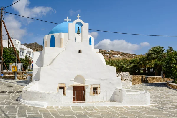 Ios Grecia Settembre 2020 Piccola Cappella Greca Nella Piazza Principale — Foto Stock