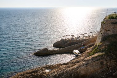 Karadağ 'daki Ulcinj Eski Kasabası' nın yanındaki kayalıklarda. Avrupa
