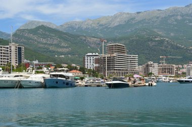 Karadağ 'ın Adriyatik kıyısında yer alan Dukley Marina Budva