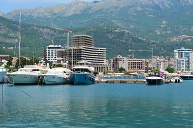 Karadağ 'ın Adriyatik kıyısında yer alan Dukley Marina Budva