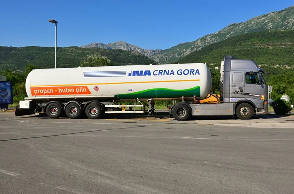 Kotor Czarnogóra Czerwca 2022 Cysterna Gazem Stacji Benzynowej Mieście Kotor — Zdjęcie stockowe
