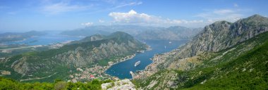 Karadağ 'daki Kotor Körfezi' nin panoramik manzarası. Avrupa
