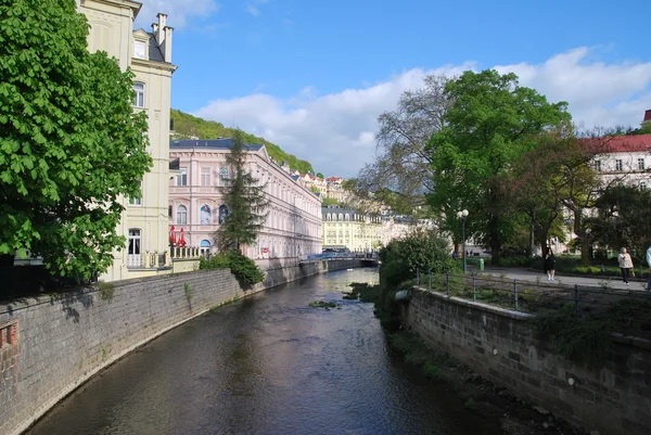 Channel in the center of Karlovy Vary in the Czech Republic — Stock Photo, Image