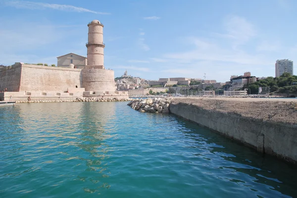 View of the old port and the coast during a walk in Marseille traveling to France — Stock Photo, Image