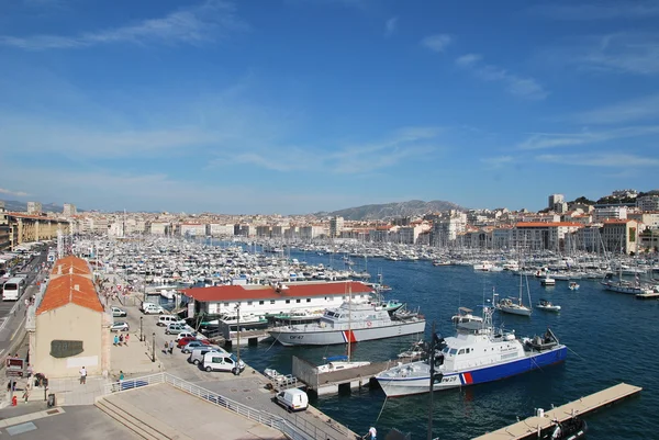 老港口和海岸散步前往法国马赛时的视图 — 图库照片