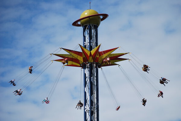 Varied entertainment extremes in St. Petersburg amusement park "Divo Ostrov"